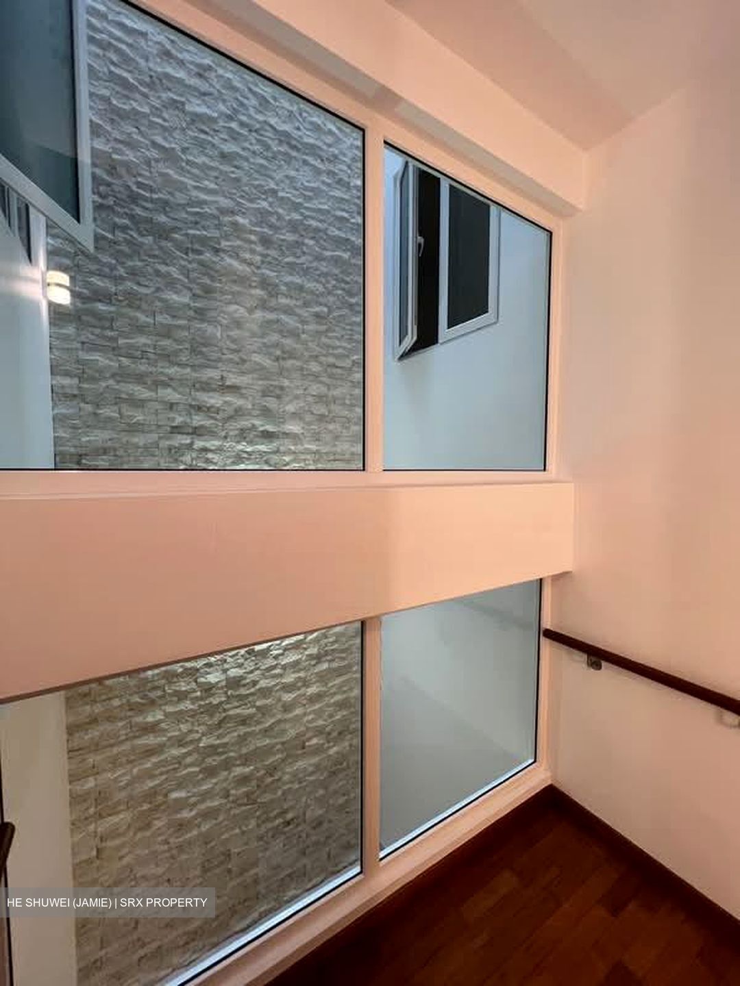Grove Drive (D10), Terrace #546844551